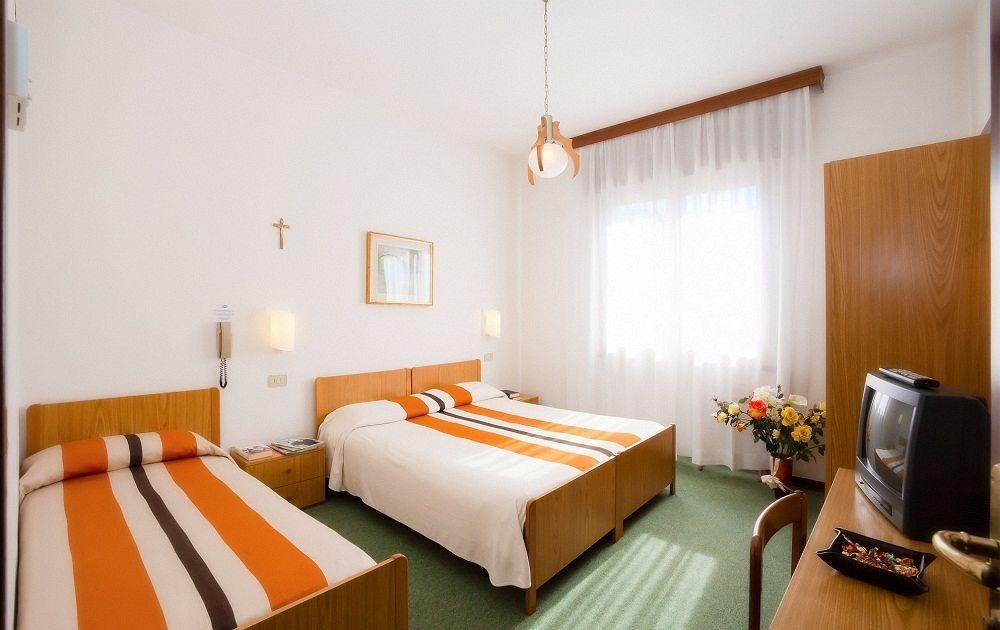 Hotel Regina Caorle Luaran gambar