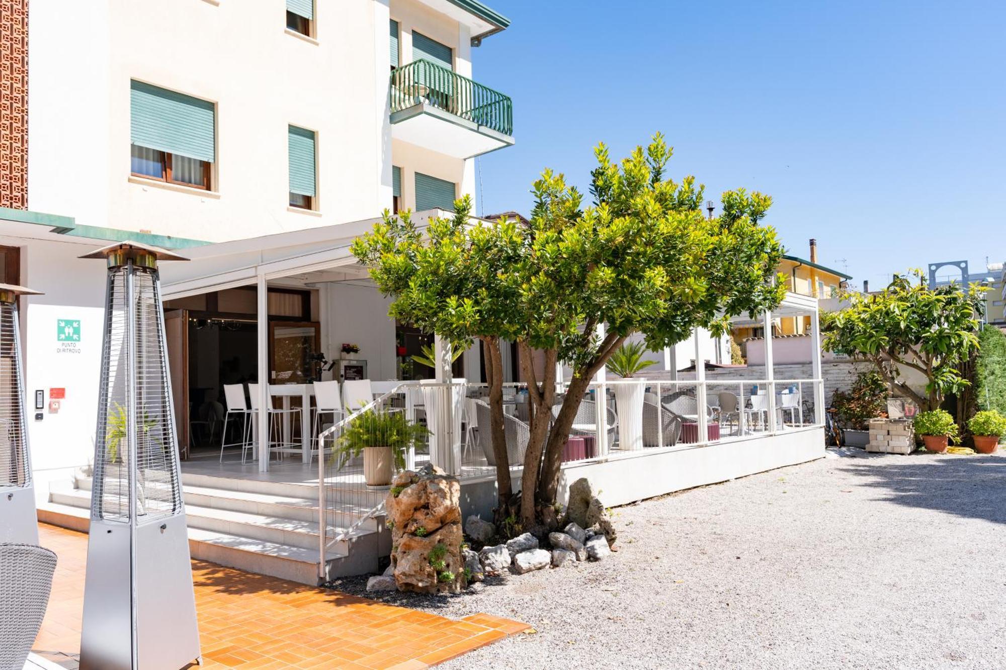 Hotel Regina Caorle Luaran gambar